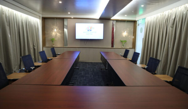 Pearl Boardroom